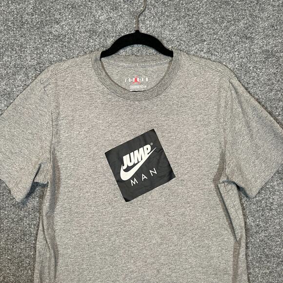 Jordan Shirt Mens Small Gray Tshirt Jump Man Short Sleeve Crewneck Swoosh - Picture 3 of 8